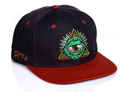 Gorra negra,con la imagen de la nueva variedad OMG de Ripper Seeds.