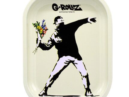 Mantén tu espacio limpio y ordenado con las bandejas de liar de metal G-Rollz. Diseño duradero y estiloso para una experiencia de liar perfecta.