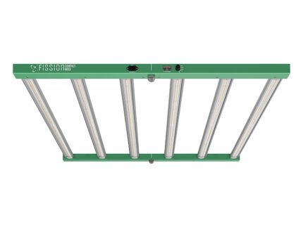 La luminaria LED FISSION COMPACT 720W proporciona la luz óptima para el desarrollo perfecto de plantas hortícolas desde la germinación hasta la cosecha. Su potencia de 720W está indicada para un área de cultivo de 150x150 cm y es muy equilibrada en toda la superficie
