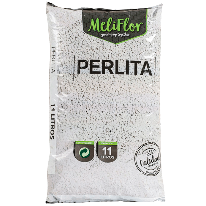 perlita-meliflor-extremadura La perlita es un material seco mineral con textura granulosa y altamente porosa que mejorará el drenaje y la retención de agua en sustratos para cultivos hidropónicos. Especialmente recomendada por su inerte, estéril y pH neutro, así como por su alta porosidad para un fácil manejo en cultivos hidropónicos.