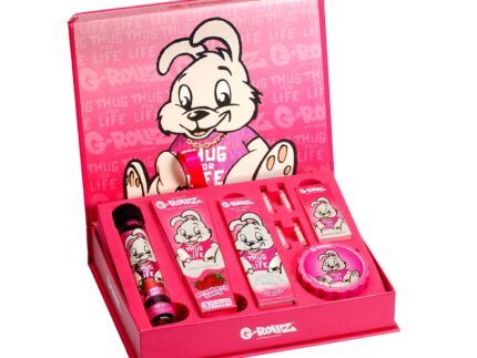 Descubre la caja de regalo G-Rollz Banksy's Graffiti. Atrevida, colorida y repleta de una cuidada selección de artículos esenciales,