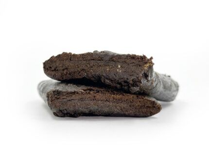 Nepal Cream CBD es un hash de textura cremosa y aroma terroso‑dulce, pensado para una experiencia suave y envolvente. Formato: 3 gramos o 10 gramos Tipo: Hash / Resina de CBD Resina con textura cremosa y perfil aromático terroso y dulce Aroma intenso y natural Sin aditivos ni procesos agresivos. THC legalmente bajo (