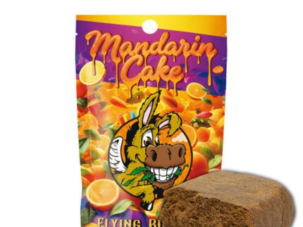 Descubre Mandarine Cake Hash de Flying Burrito, un concentrado de CBD premium que combina la frescura cítrica con notas dulces y cremosas. Elaborado a partir de resina de cáñamo seleccionada, este hash destaca por su perfil aromático equilibrado y su excelente calidad.